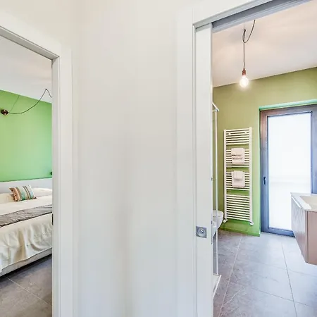 Casa Colbert, Apartamento *