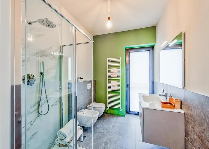 Casa Colbert, Daire *