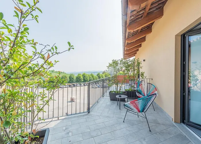 Casa Colbert, Daire *